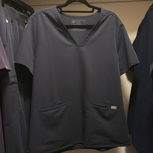 Women’s Figs Casma three pocket scrub top in Quiet Navy